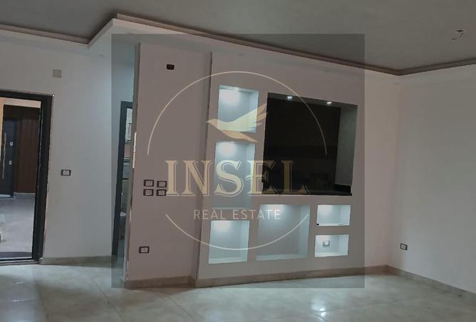 2OZKiePG9aK - Property Main Image