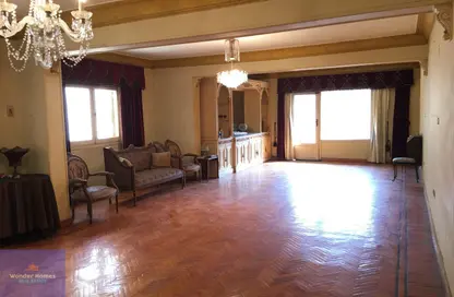 Apartment - 3 Bedrooms - 2 Bathrooms for sale in Al Nasr St. - El Laselky - New Maadi - Hay El Maadi - Cairo