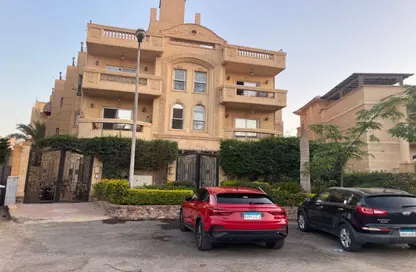 Apartment - 4 Bedrooms - 3 Bathrooms for sale in Area A - Ganoob El Acadimia - New Cairo City - Cairo