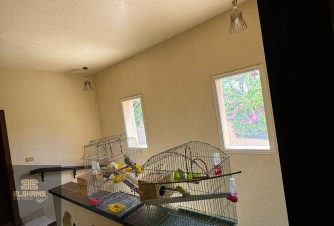 6 BR Villa in Al Jazeera, photo 3 of 3