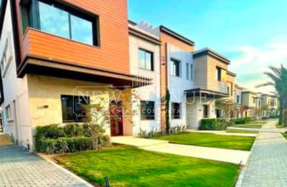 Villa - 5 - 5 for sale in Azzar - 5th Settlement Compounds - The 5th Settlement - New Cairo City - Cairo