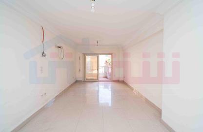 Apartment - 3 Bedrooms - 2 Bathrooms for sale in Camp Chezar - Hay Wasat - Alexandria