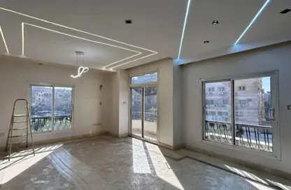 Office Space - 6 Bedrooms - 4 Bathrooms for rent in Zahraa Al Maadi St. - Degla - Hay El Maadi - Cairo