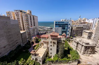 Apartment - 4 Bedrooms - 2 Bathrooms for sale in Abdel Salam Aref St. - Laurent - Hay Sharq - Alexandria