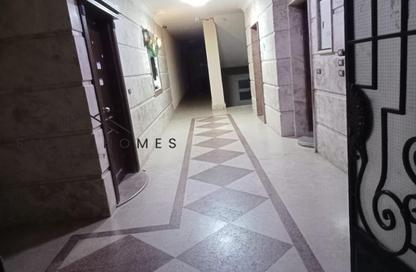 Apartment - 2 Bedrooms - 1 Bathroom for rent in Al Mostathmir El Saghir - 10th District - Sheikh Zayed City - Giza