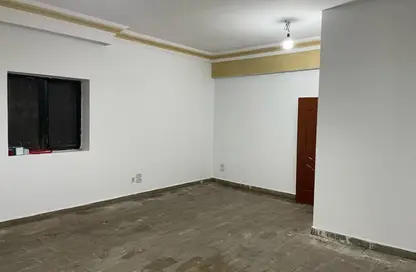 شقة - 4 غرف نوم - 2 حمامات للايجار في المنطقة ج - حى جنوب الاكايمية - مدينة القاهرة الجديدة - القاهرة