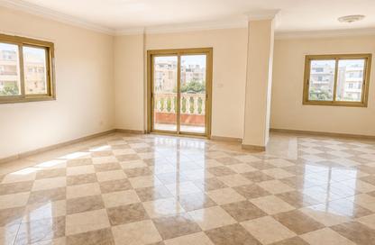 Apartment - 3 Bedrooms - 3 Bathrooms for sale in Area B - Ganoob El Acadimia - New Cairo City - Cairo