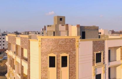 Apartment - 3 Bedrooms - 3 Bathrooms for sale in Bait Alwatan - The 5th Settlement - New Cairo City - Cairo