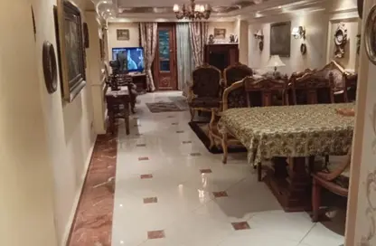 شقة - 4 غرف نوم - 2 حمامات للبيع في شارع احمد الزمر - المنطقة التاسعة - مدينة نصر - القاهرة