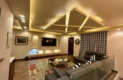 شقة - 3 غرف نوم - 3 حمامات للبيع في حدائق المهندسين - الحي الرابع - الشيخ زايد - الجيزة