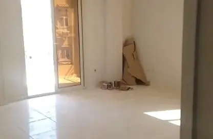 Apartment - 3 Bedrooms - 2 Bathrooms for rent in Mohamed Naguib Axis - Abou El Houl - New Cairo City - Cairo