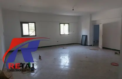 شقة - 6 غرف نوم - 2 حمامات للايجار في شارع عباس العقاد - المنطقة الأولى - مدينة نصر - القاهرة