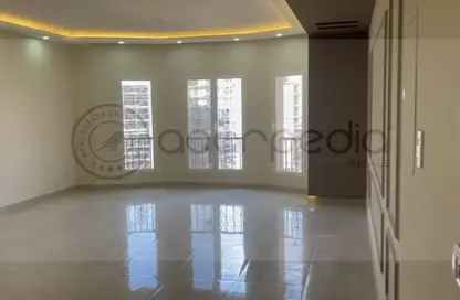Apartment - 3 Bedrooms - 2 Bathrooms for rent in Hyde Park - New Cairo City - Cairo
