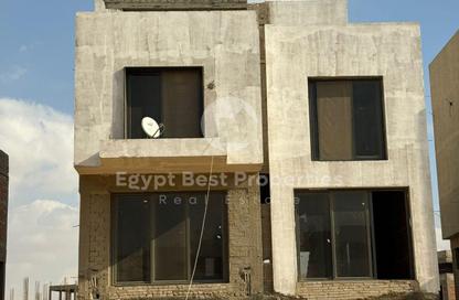 Villa - 5 Bedrooms - 4 Bathrooms for sale in Stei8ht - The 1st Settlement - New Cairo City - Cairo