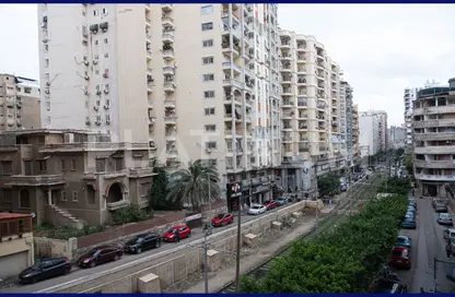 شقة - 3 غرف نوم - 2 حمامات للبيع في شارع بن حوقل - سان ستيفانو - حي شرق - الاسكندرية