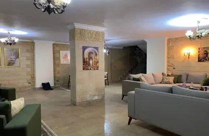 دوبلكس - 3 غرف نوم - 2 حمامات للبيع في البوابة الاولي - خوفو - حدائق الاهرام - الجيزة