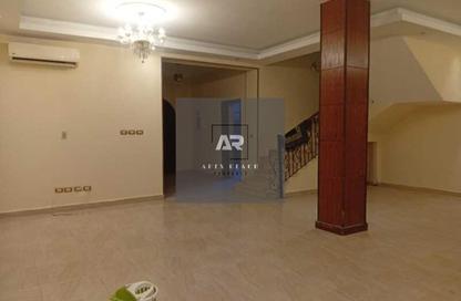 فيلا - 5 غرف نوم - 4 حمامات للايجار في صن رايز - المستثمرين الجنوبية - مدينة القاهرة الجديدة - القاهرة فيلا - 5 غرف نوم - 4 حمامات للايجار في صن رايز - المستثمرين الجنوبية - مدينة القاهرة الجديدة - القاهرة