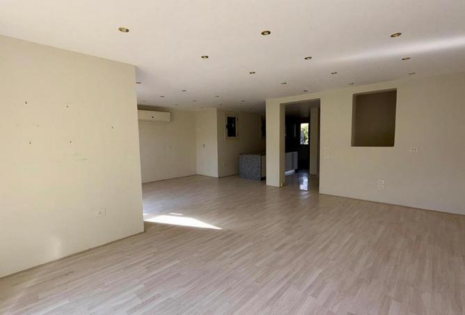 8701800 - Property Image 3