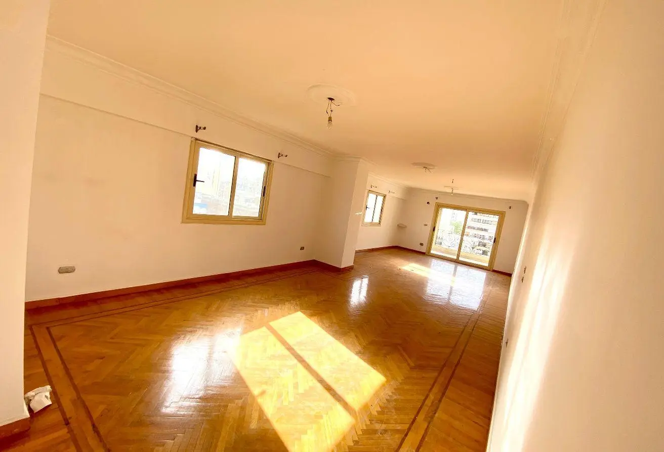 84518373 - Property Main Image