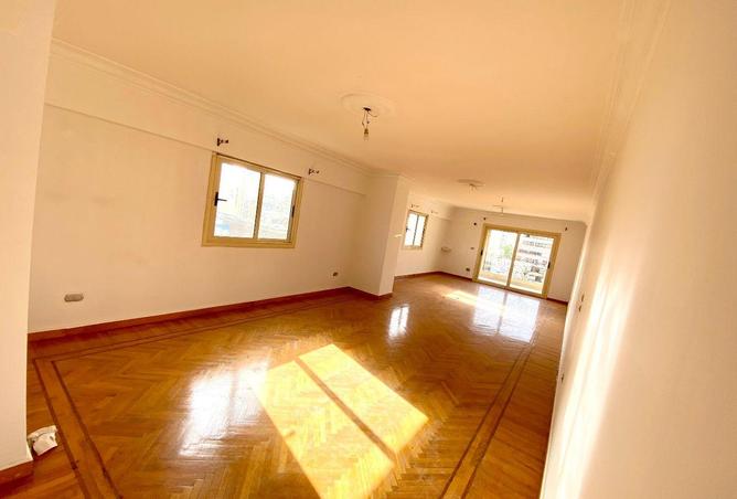84518373 - Property Main Image