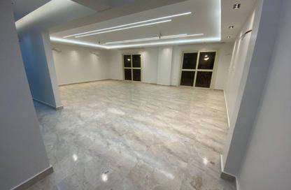 Apartment - 3 Bedrooms - 2 Bathrooms for sale in Al Khamayel city - Sheikh Zayed Compounds - Sheikh Zayed City - Giza