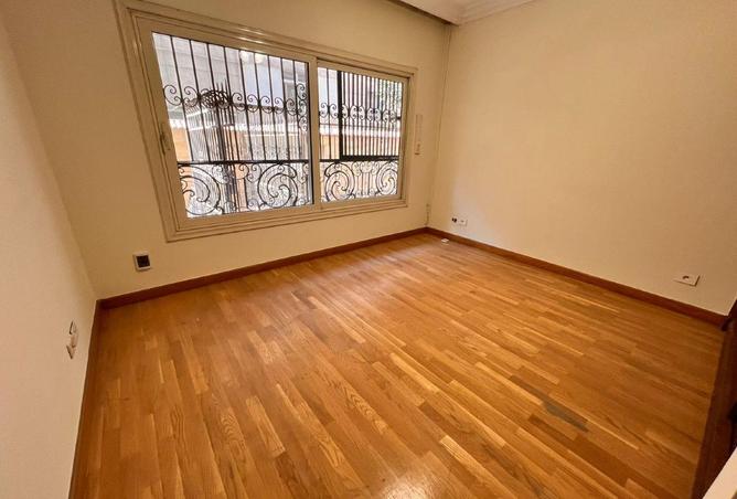 73239107 - Property Image 2