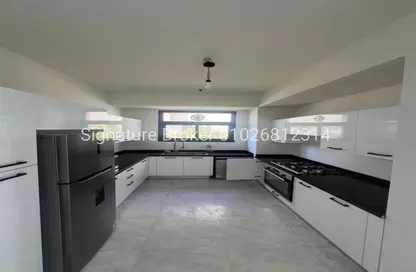 فيلا - 4 غرف نوم - 4 حمامات للايجار في كمبوند البروج - كمبوندات الشروق - مدينة الشروق - القاهرة