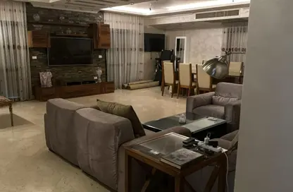 شقة - 3 غرف نوم - 3 حمامات للبيع في طريق بيفرلي هيلز - الحي السابع عشر - الشيخ زايد - الجيزة