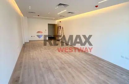 Office Space - 1 Bedroom - 1 Bathroom for rent in Centrada Plaza - Juhayna Square - 6 October City - Giza