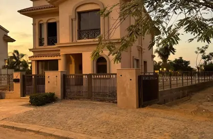 Villa - 4 Bedrooms - 5 Bathrooms for sale in Madinaty - Cairo