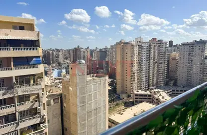 شقة - 3 غرف نوم - 3 حمامات للبيع في شارع محمود العيسوي - سيدي بشر - حي اول المنتزة - الاسكندرية