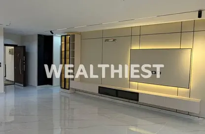 شقة - 3 غرف نوم - 2 حمامات للبيع في B8 - مدينتي - القاهرة