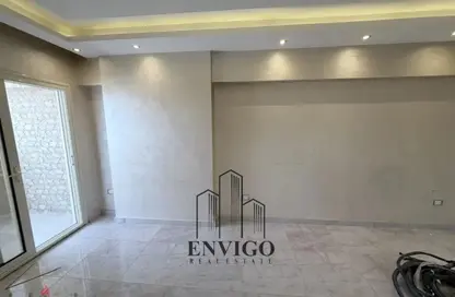Apartment - 3 Bedrooms - 2 Bathrooms for sale in Dr Ismail Wahbi St. - 10th Zone - Nasr City - Cairo