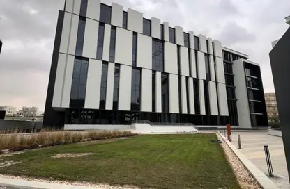 Office Space - 1 Bedroom - 2 Bathrooms for sale in Hyde Park - New Cairo City - Cairo