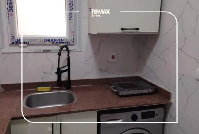 99813042 - Property Image 2