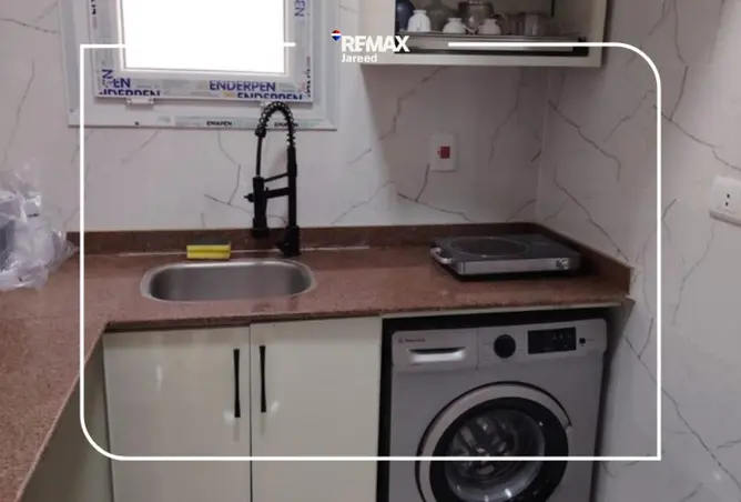 99813042 - Property Image 3