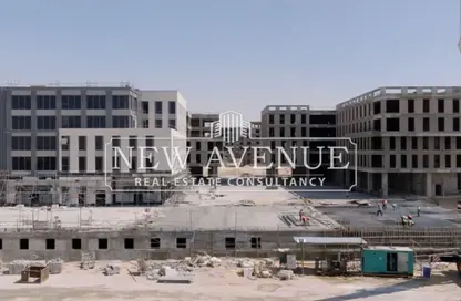 Office Space - Studio for sale in Swan Lake Residence - 5th Settlement Compounds - The 5th Settlement - New Cairo City - Cairo