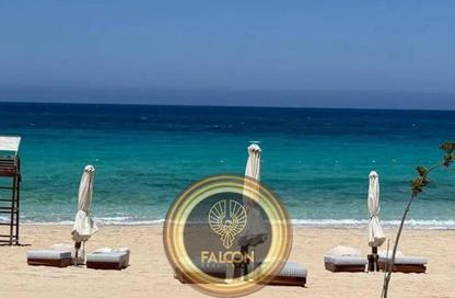 Chalet - 2 Bedrooms - 2 Bathrooms for sale in Ramla - Ras Al Hekma - North Coast