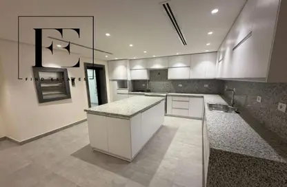 فيلا - 4 غرف نوم - 4 حمامات للايجار في نيو جيزة - طريق مصر اسكندرية الصحراوي - مدينة 6 أكتوبر - الجيزة