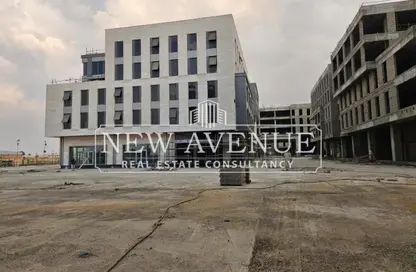 Office Space - 2 Bedrooms - 2 Bathrooms for sale in Suez Road - New Cairo City - Cairo