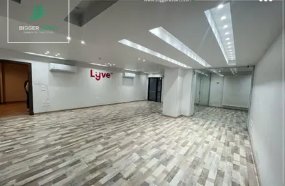 مساحات مكتبية - 4 غرف نوم - 2 حمامات للايجار في شارع الخمسين - زهراء المعادي - حي المعادي - القاهرة