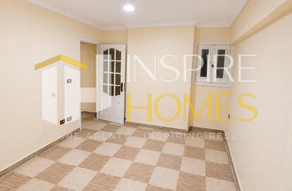 Apartment - 3 Bedrooms - 1 Bathroom for rent in Miami - Hay Awal El Montazah - Alexandria