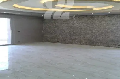 شقة - 2 غرف نوم - 2 حمامات للايجار في كمبوند فيلدج جاردن القطامية - كمبوندات التجمع الخامس - التجمع الخامس - مدينة القاهرة الجديدة - القاهرة