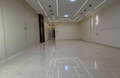 Apartment - 3 - 3 for sale in Cairo Gate - Sheikh Zayed Compounds - Sheikh Zayed City - Giza