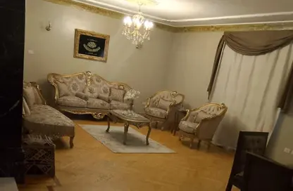 Apartment - 3 Bedrooms - 2 Bathrooms for sale in Moez Al Dawla St. - 6th Zone - Nasr City - Cairo