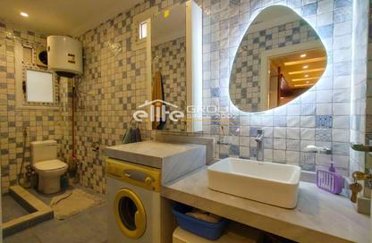 Apartment - 2 Bedrooms - 1 Bathroom for sale in Laurent - Hay Sharq - Alexandria