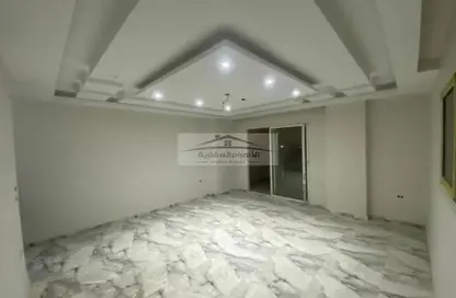 Clinic - 3 Bedrooms - 2 Bathrooms for rent in Mostafa Al Nahas St. - 6th Zone - Nasr City - Cairo