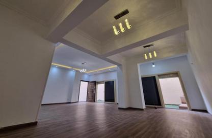 Duplex - 5 Bedrooms - 5 Bathrooms for sale in Omar Makram St. - Al Narges 6 - Al Narges - New Cairo City - Cairo
