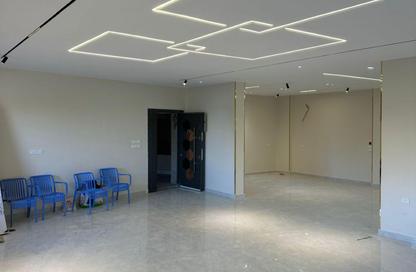 Apartment - 4 Bedrooms - 3 Bathrooms for sale in Beverly Hills Road - 17th District - Sheikh Zayed City - Giza
