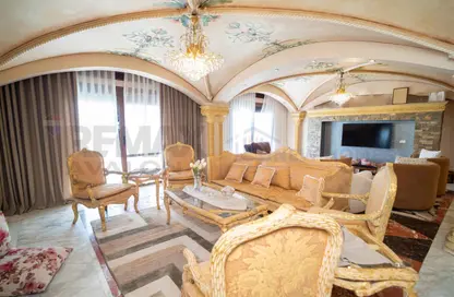 شقة - 5 غرف نوم - 3 حمامات للبيع في شارع زكي رجب - سموحة - حي شرق - الاسكندرية